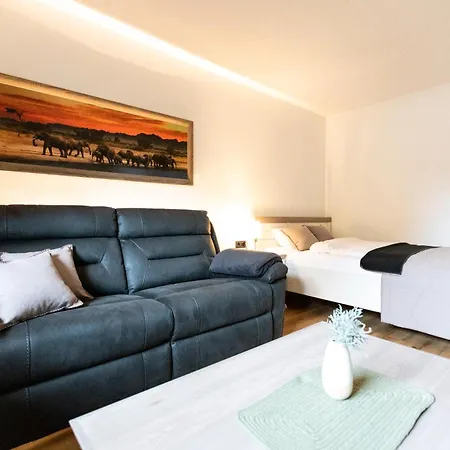 Am Rande Der In Gartenlage, Highspeed Wlan, Komfortabel