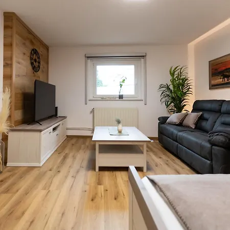 Am Rande Der In Gartenlage, Highspeed Wlan, Komfortabel * Paderborn