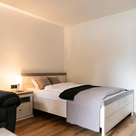 Apartment Ventilator Am Rande Der In Gartenlage, Highspeed Wlan, 140cm Doppelbett
