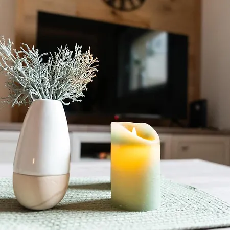 Appartement Am Rande Der In Gartenlage, Highspeed Wlan, Komfortabel *