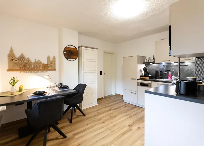 公寓 Am Rande Der In Gartenlage, Highspeed Wlan, Komfortabel 帕德博恩