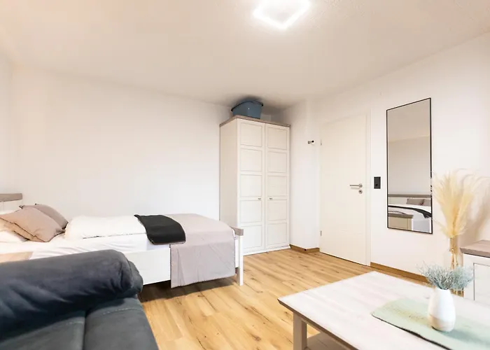 Am Rande Der In Gartenlage, Highspeed Wlan, Komfortabel *