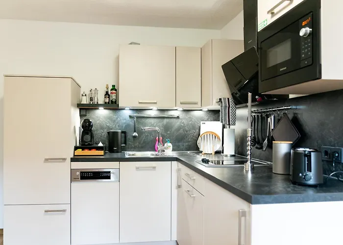 公寓 Am Rande Der In Gartenlage, Highspeed Wlan, Komfortabel *