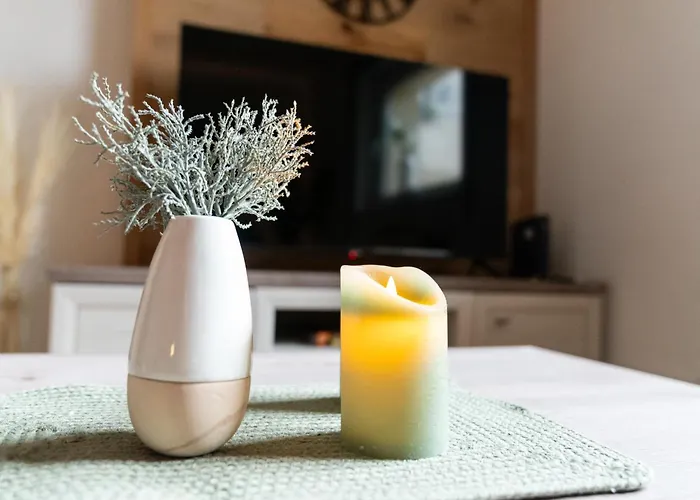 公寓 Am Rande Der In Gartenlage, Highspeed Wlan, Komfortabel *