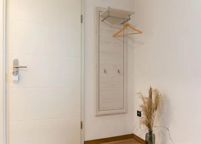 Am Rande Der In Gartenlage, Highspeed Wlan, Komfortabel 帕德博恩