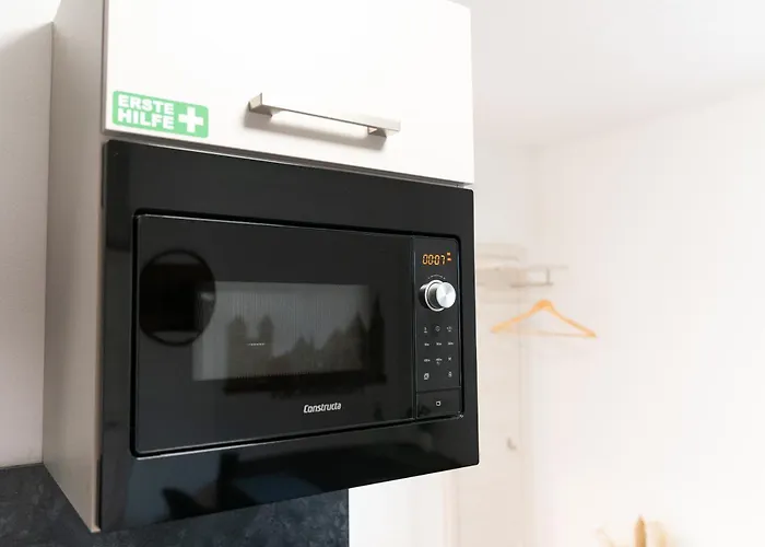 公寓 Am Rande Der In Gartenlage, Highspeed Wlan, Komfortabel *