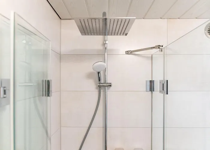 Am Rande Der In Gartenlage, Highspeed Wlan, Komfortabel 帕德博恩