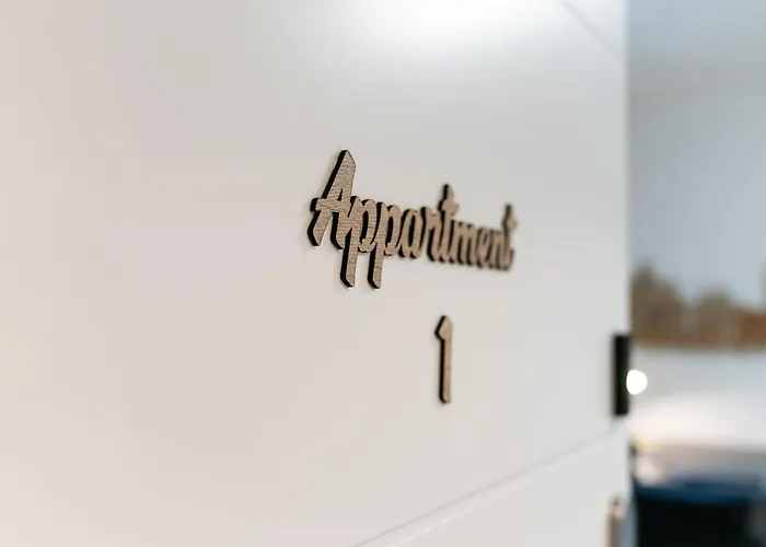 公寓 Am Rande Der In Gartenlage, Highspeed Wlan, Komfortabel