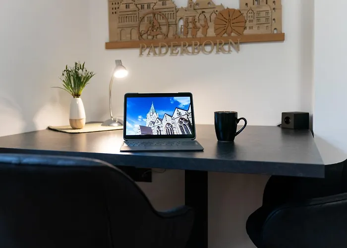 公寓 Am Rande Der In Gartenlage, Highspeed Wlan, Komfortabel 帕德博恩